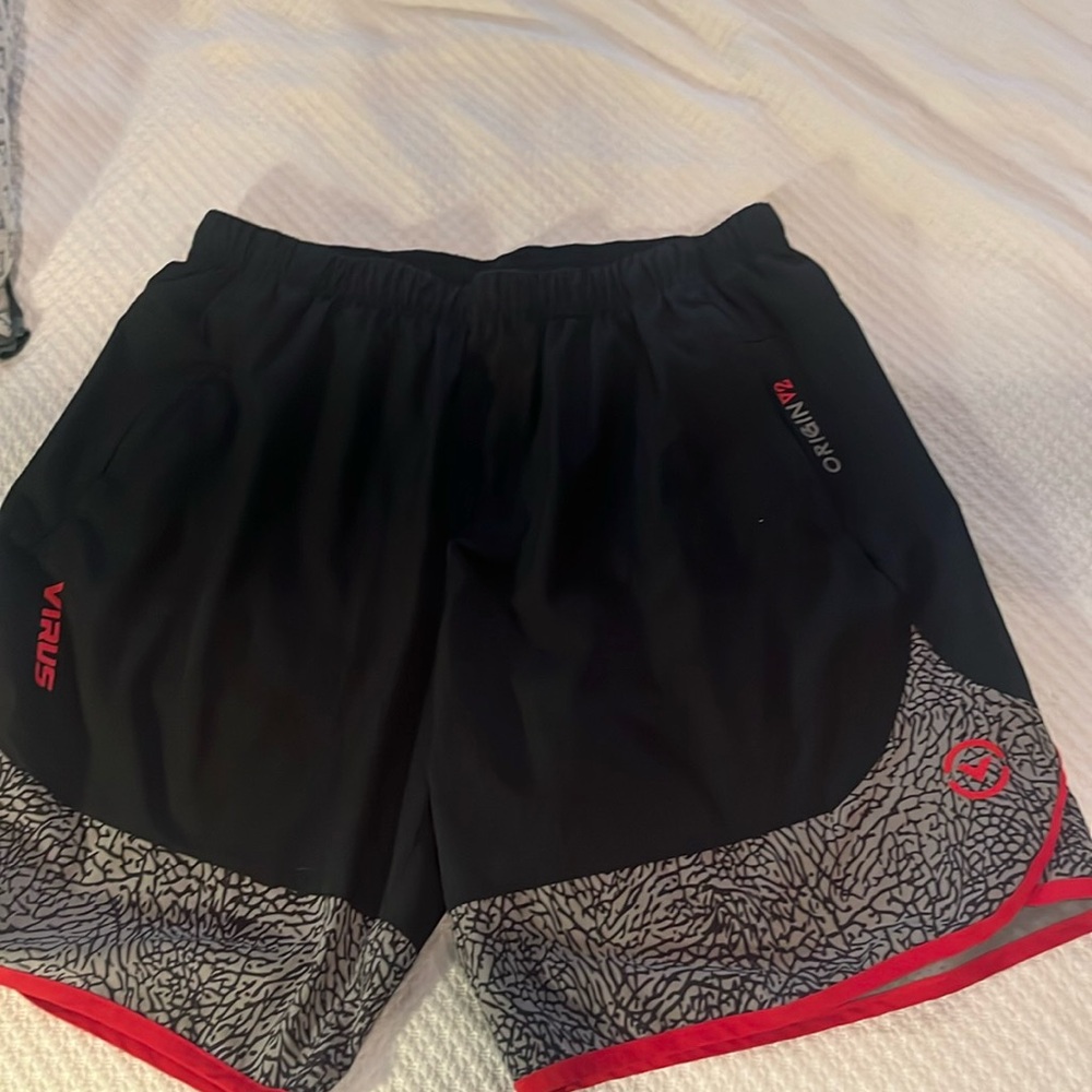 Virus men’s athletic short